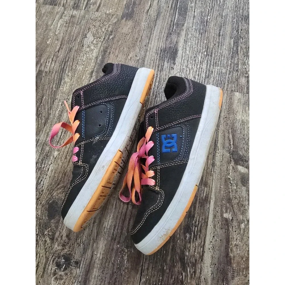 DC Shoes Cure Women’s Skate Shoes Size 6 Black Pink Orange Laces ADJS100169 Used